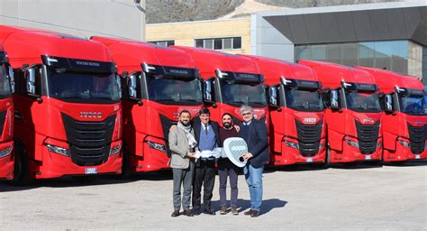 Iveco Consegna S Way A Trasporti E Spedizioni A Ba Co Per Il