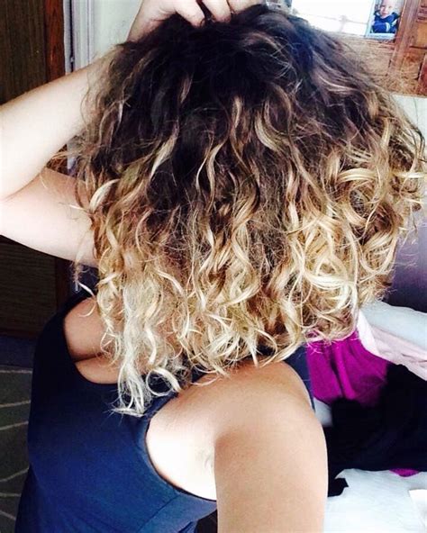 Natural curly hair lob balayage | Curly hair styles naturally, Curly ...