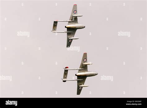 Paar Ex Norwegian Air Force De Havilland DH 100 Vampire Flugzeuge SE