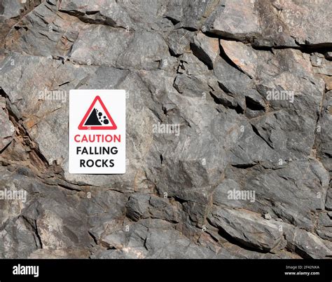 falling rocks sign board