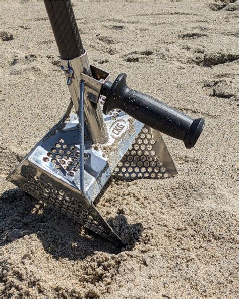 What To Consider When Buying Your First Metal Detecting Beach Sand Scoop