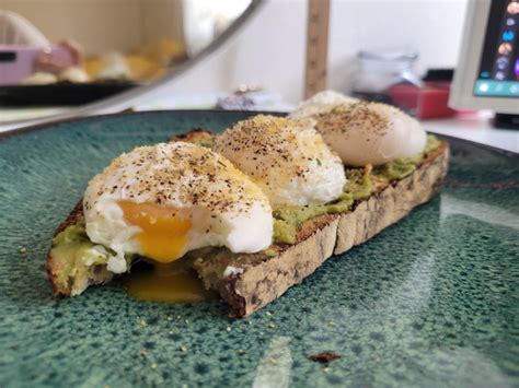 Avocado Toast With Poached Eggs On Homemade Bread 9gag