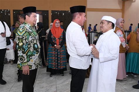 Edy Rahmayadi Sambut Kepulangan Tuan Guru Babussalam Dan Rombongan