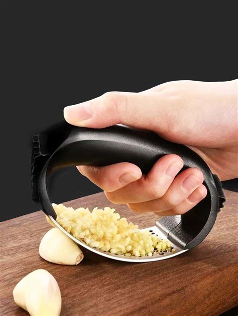 1pc Multifunction Garlic Press