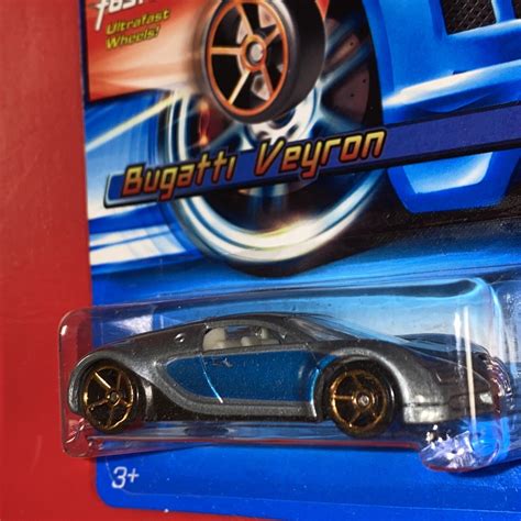 2006 Hot Wheels Faster Than Ever 144 BUGATTI VEYRON Silver Blue W