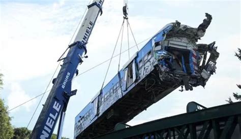 Crisis Ferroviaria El Gobierno Declara La Emergencia Tras El Choque