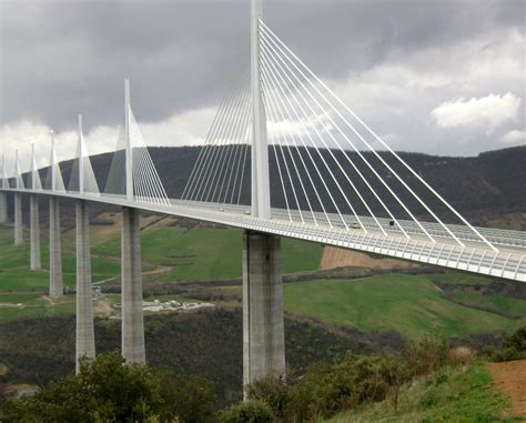 Millau Viaduct (Millau, 2004) | Structurae