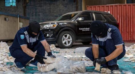 Saudi authorities foil amphetamine smugglers | Arab News