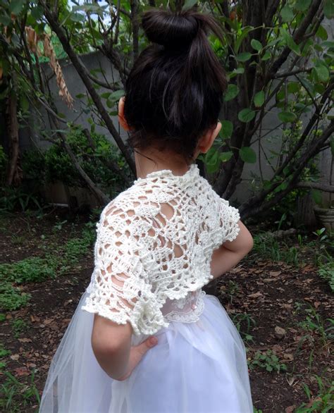 Ovillo de Eli Bolero o Torera para Niña en Crochet