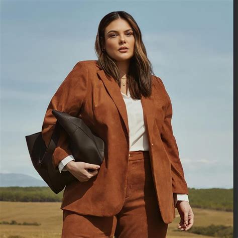 Marcela Baccarim Hot Curvy Model Biography Height Net Worth