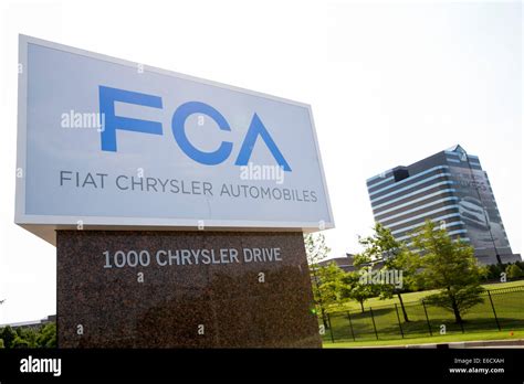 Fiat chrysler automobiles logo hi-res stock photography and images - Alamy