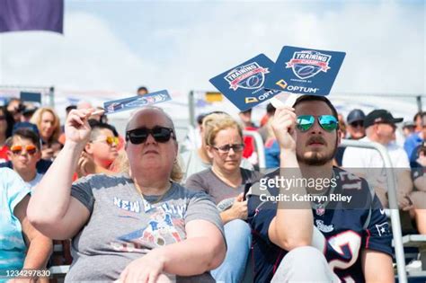 New England Patriots Training Camp Photos And Premium High Res Pictures