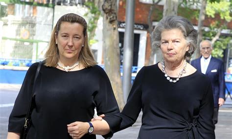 Cristina De Borb N Dos Sicilias Arropada Por Su Madre Y Su Marido En