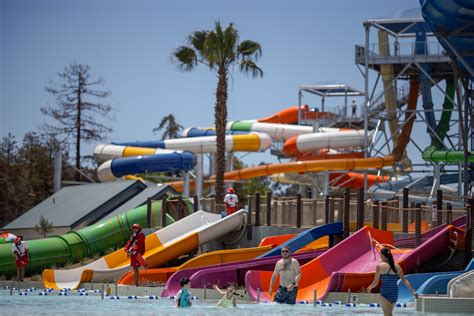 Brand New South Bay Shores Waterpark Opens At Great America