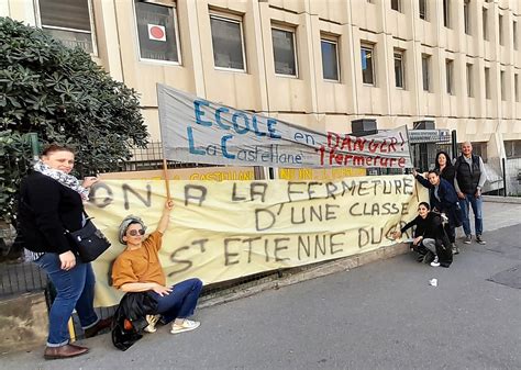 Fermeture De Classe Tout Le Village Se Mobilise Saint Tienne Du