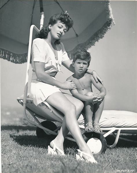 ARLINE JUDGE Leggy & Son Original CANDID Vintage DBW CHEESECAKE Portrait Photo | #4561590473