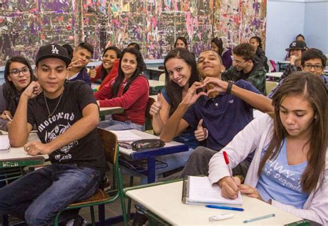 Novo Ensino Médio Alunos De Sp Ficam Sem Aulas De Biologia História E