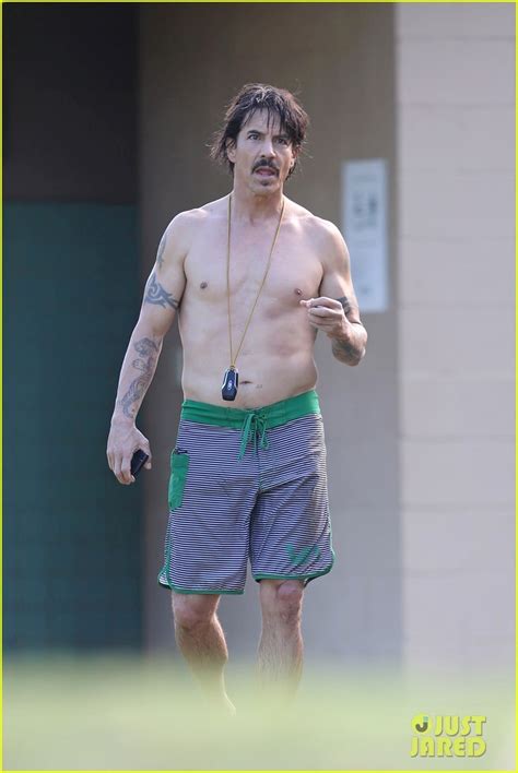 Red Hot Chili Peppers Anthony Kiedis Goes Shirtless In Hawaii Photo Anthony Kiedis