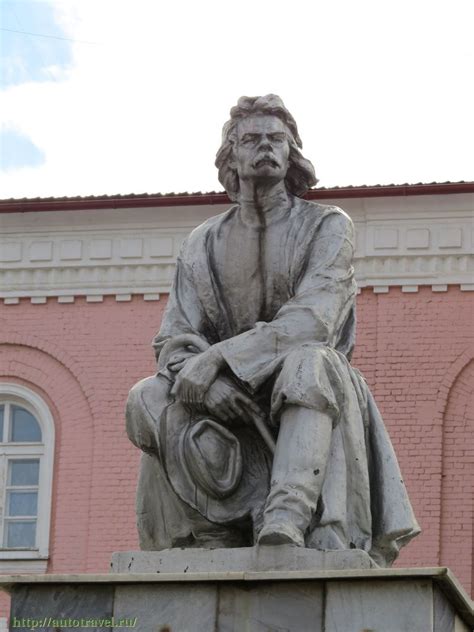 Памятник М. Горькому (Борисоглебск - Воронежская область)