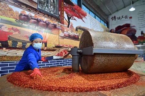 甘肃天水麻辣烫走红带火“甘味”土特产