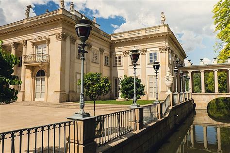 Classic Palace On The Isle In Lazienki Park Warsaw Photo Background And