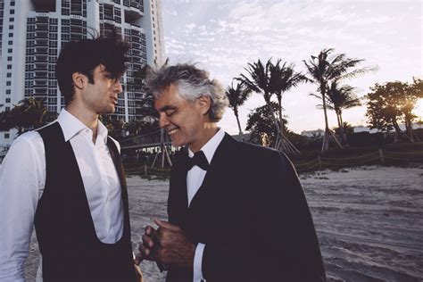 Andrea Bocelli Hace Por Primera Vez Un Dúo Con Su Hijo Mateo En El Video ‘fall On Me Va A