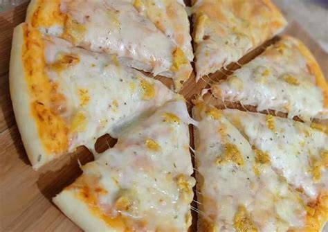 Chicken Chees E Pizza🍕🍕 Recipe By Umme Ahmad Cookpad