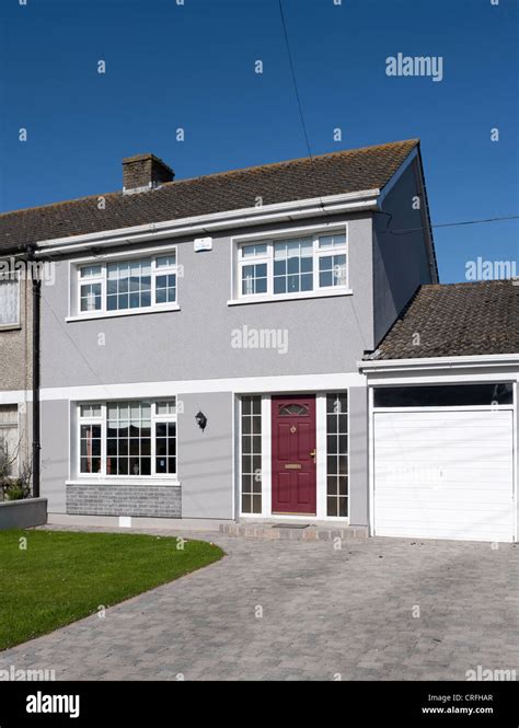 Semi Detached House Hi Res Stock Photography And Images Alamy