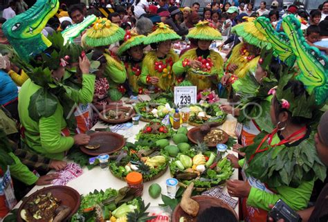 RUJAK ULEG ANTARA Foto