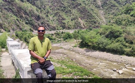 pakistani mountaineer asif bhatti stranded  nanga parbat due  snow