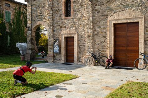 GRAVEL GOURMET 2023 TORNA LA CICLOTURISTICA CHE ESALTA LA LENTEZZA E