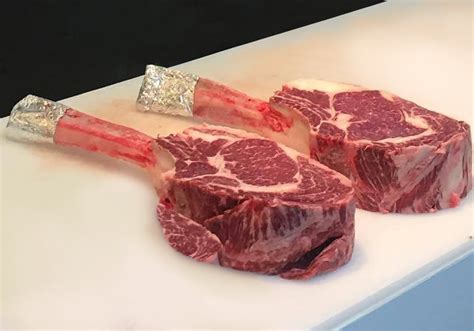 Australian Wagyu Beef Tomahawk Steaks 2 Pieces 32 Oz Ea