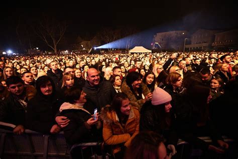 Novogodi Nja No U Mostaru Bez Incidenta Na Do Eku Ljudi