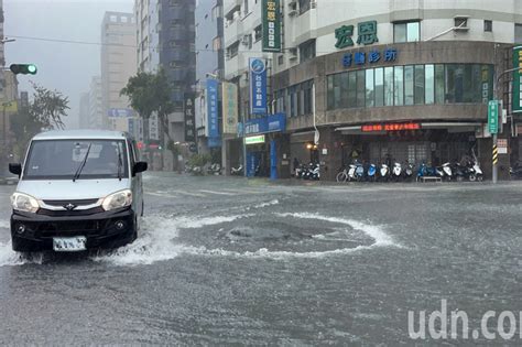 影／凱米降雨超越莫拉克 防洪設施無效高雄大淹水 凱米暴雨炸各地 地方 聯合新聞網