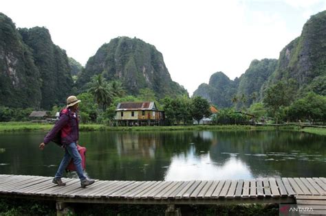 Taman Bumi Global Unesco Di Maros Pangkep Salah Satu Puncak Karst