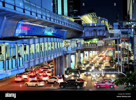 Massive Traffic Jam Along Sukhumvit Road Bangkok Stock Photo Alamy