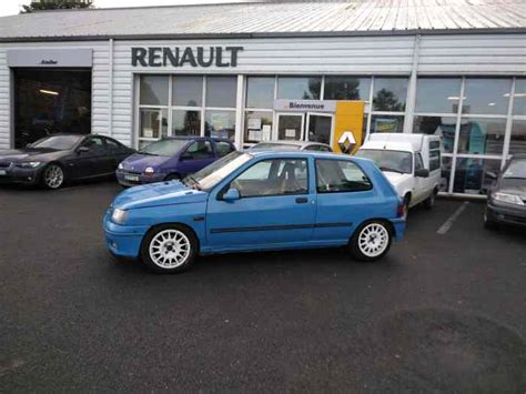 Clio Williams groupe n pièces et voitures de course à vendre de