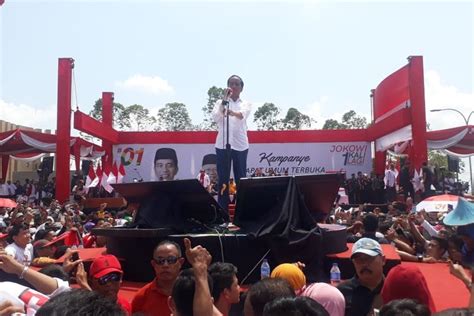 Kampanye Baju Putih Jokowi Dinilai Hendak Simbolkan Dirinya Bersih