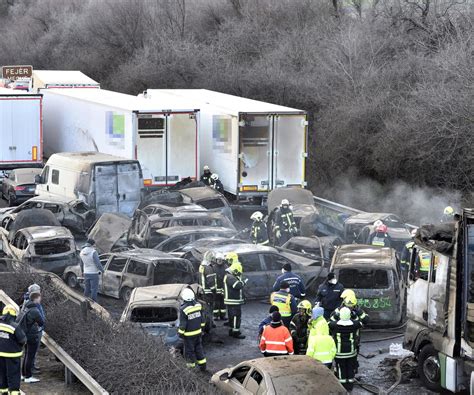 W Gry Wypadek Na Autostradzie M Jedna Osoba Zmar A Kilkadziesi T