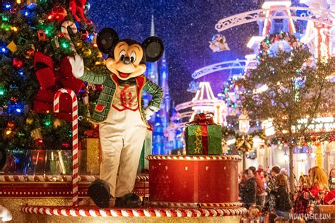 Magic Kingdom S Mickey S Once Upon A Christmastime Parade Joins