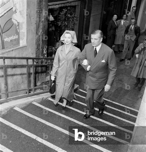 Image Of The Actor Laurence Olivier With His Wife The Actress Vivien