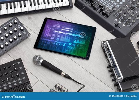 Instrumentos Y Tableta De M Sica Electr Nica Con Concepto De Los