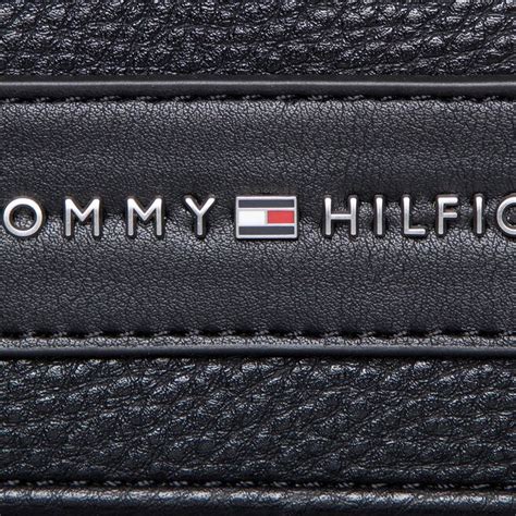 Borsa Tommy Hilfiger Th Central Duffel AM0AM10561 Nero Escarpe It