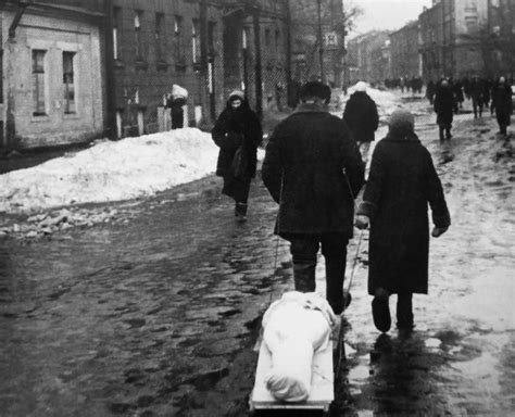 Блокадники – особенные люди, и Ленинград, несломленный врагом...: k ...