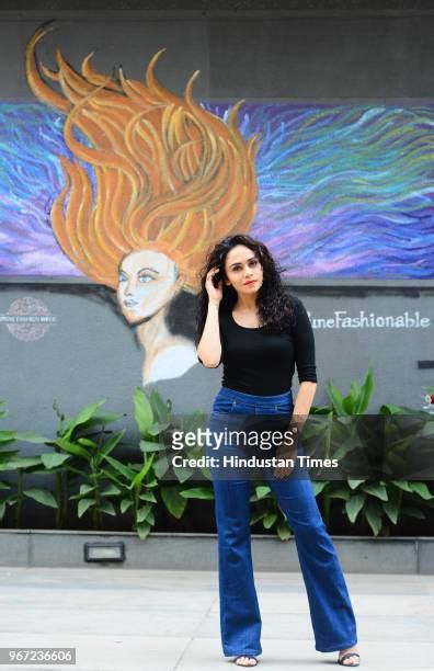 13 Profile Shoot Of Marathi Film Actress Amruta Khanvilkar Photos