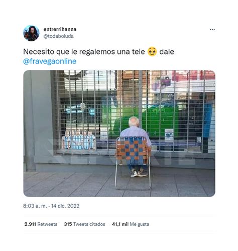 Miró El Partido De La Selección Sentado Frente A Una Vidriera Y Su Imagen Se Viralizó “es Mi