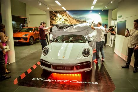 Porsche Center Fortaleza Re Ne Apreciadores Da Marca Em Seu Showroom