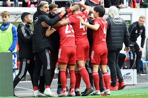 Uff der erste Heimsieg Fortuna Düsseldorf gewinnt 3 1 1 1 gegen