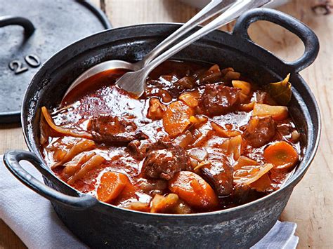 Ragoût de bœuf à la sauce au vin rouge Recette Ragout de boeuf