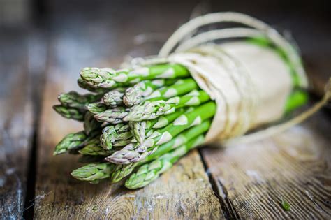 Asparagus season begins: healthy properties and recipes to experience ...
